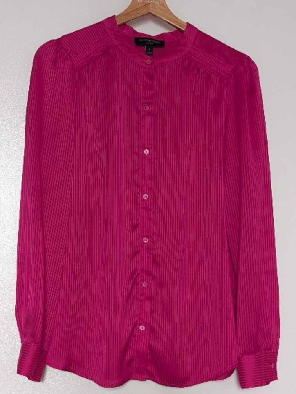 Banana Republic Magenta Hot Pink Pleated Satin Button Up Blouse Size M